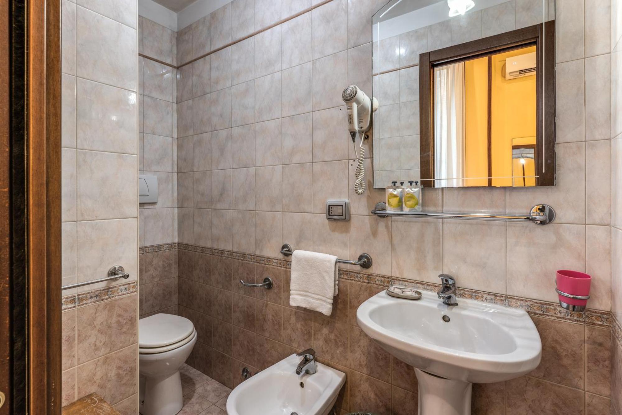 Quarto Superior com Cama de Casal ou 2 de Solteiro