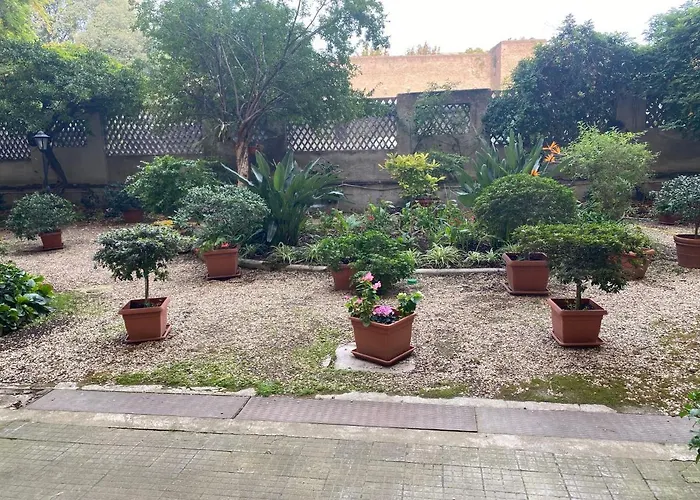 Albergo centrale: La Rosa di Roma 3 in heart of Rome in San Giovanni