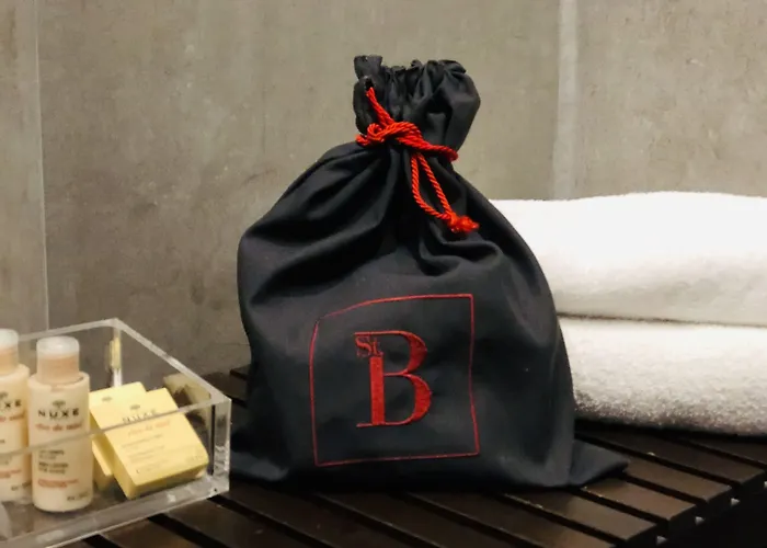 Saint B Boutique Stb